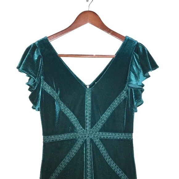 Neiman Marcus Green Velvet Flutter Sleeve High-Low Flounce Hem Midi A Line Dress - Picture 5 of 9